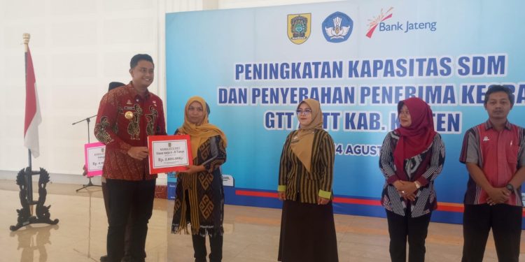 1.440 GTT/PTT Klaten Terima Kesra, Bupati: “Jangan Dipakai Pinjol, Apalagi Judol!”