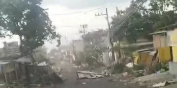 Puting Beliung Ngamuk, Genting Terbang, Warga Sumbersekar Kaget Setengah Hidup!