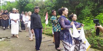 Warga Dusun Kroman Gelar Kirab Budaya untuk Memohon Berkah Air: Dawet, Dupa, dan Doa yang Bikin Adem Jiwa!