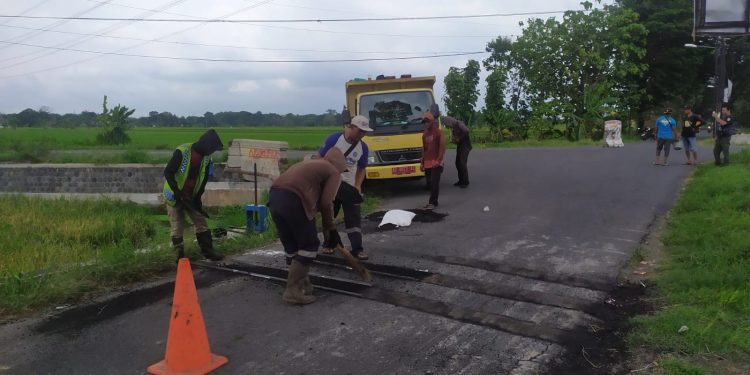 Ngadisari Dapat Polisi Tidur Baru, Warga Akhirnya Bisa Tidur Nyenyak!