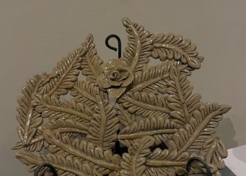 Mata Ruang Lama Kini: Ketika Tanah Liat Bicara tentang Waktu dan Jiwa Batu yang Tak Pernah Keras