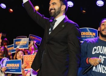 Amerika Capek Ketawa: Demokrat Menang, Sirkus Politik Ditutup Dulu!