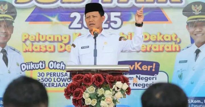 Job Fair Pasuruan: Ribuan Pelamar, Segudang Harapan — Antara CV, Cita-Cita, dan Kopi Pahit di Sudut Harmonie